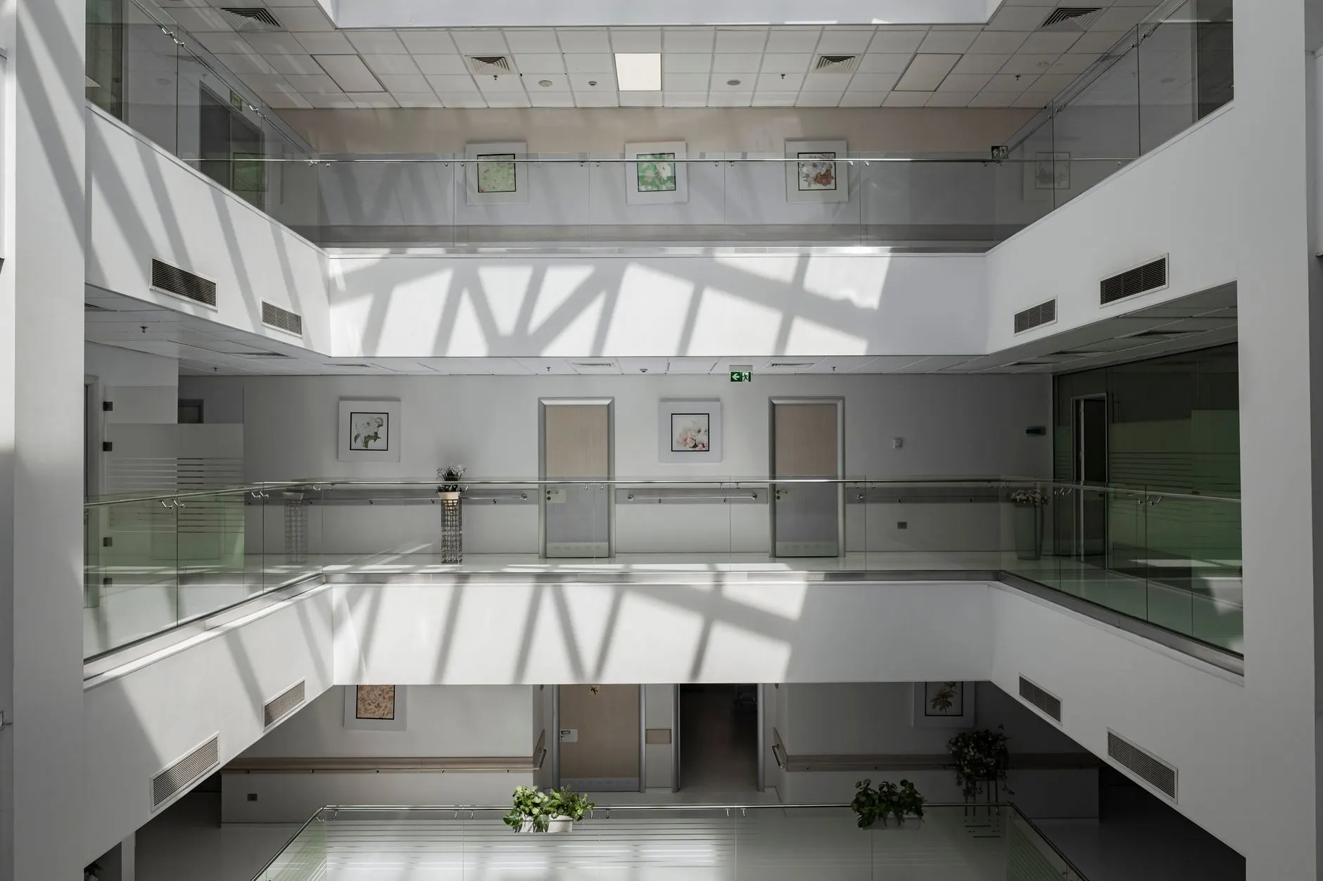 电子商务助力地方特产供应链升级的技术路径分析